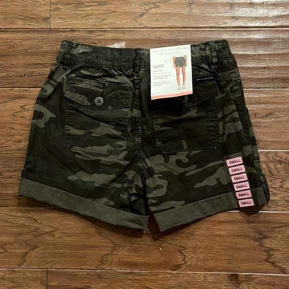 Social Standard by Sanctuary Size S Hero Utility Shorts - Picture 4 of 4